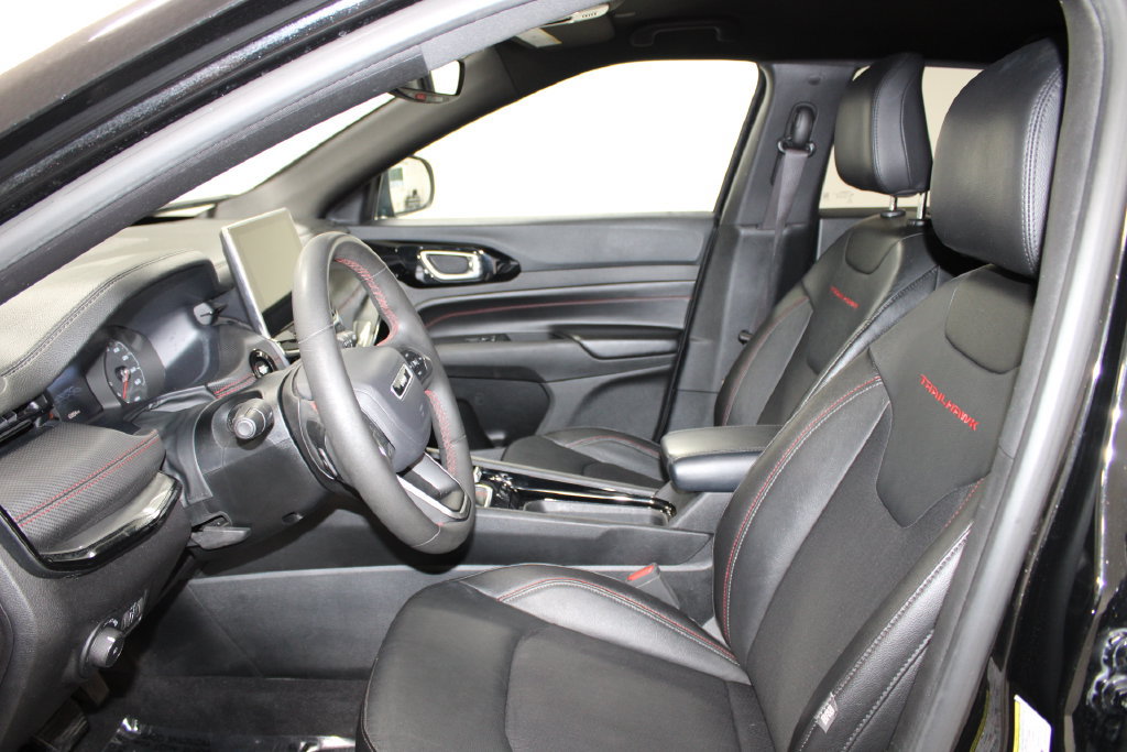 Used 2024 Jeep Compass Trailhawk AWD/4WD image 17