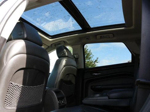 Used 2015 Cadillac SRX Luxury w/ Driver Awareness Package AWD/4WD image 34