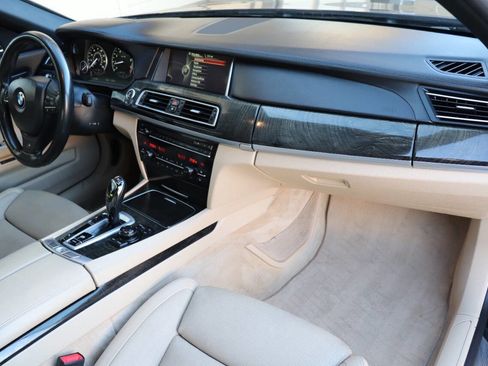Used 2013 BMW 750Li image 36