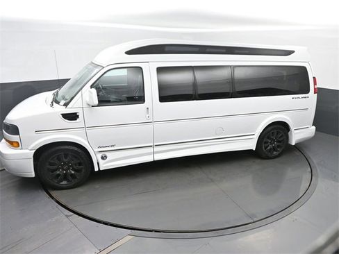Used 2022 GMC Savana 2500 Explorer Conversion Van image 13