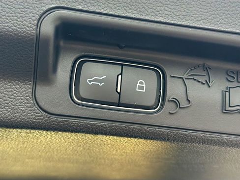 Used 2020 Ford Explorer XLT w/ Equipment Group 202A image 14