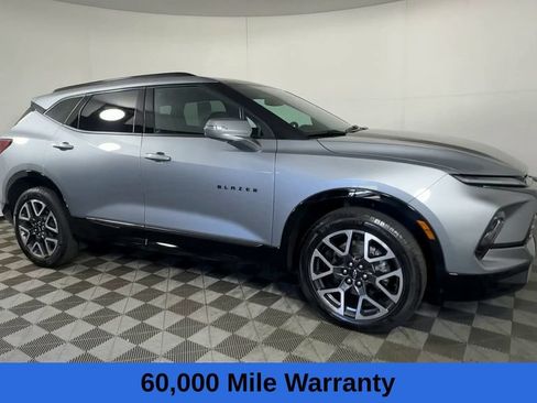 Used 2023 Chevrolet Blazer RS w/ LPO, Floor Liner Package FWD image 3