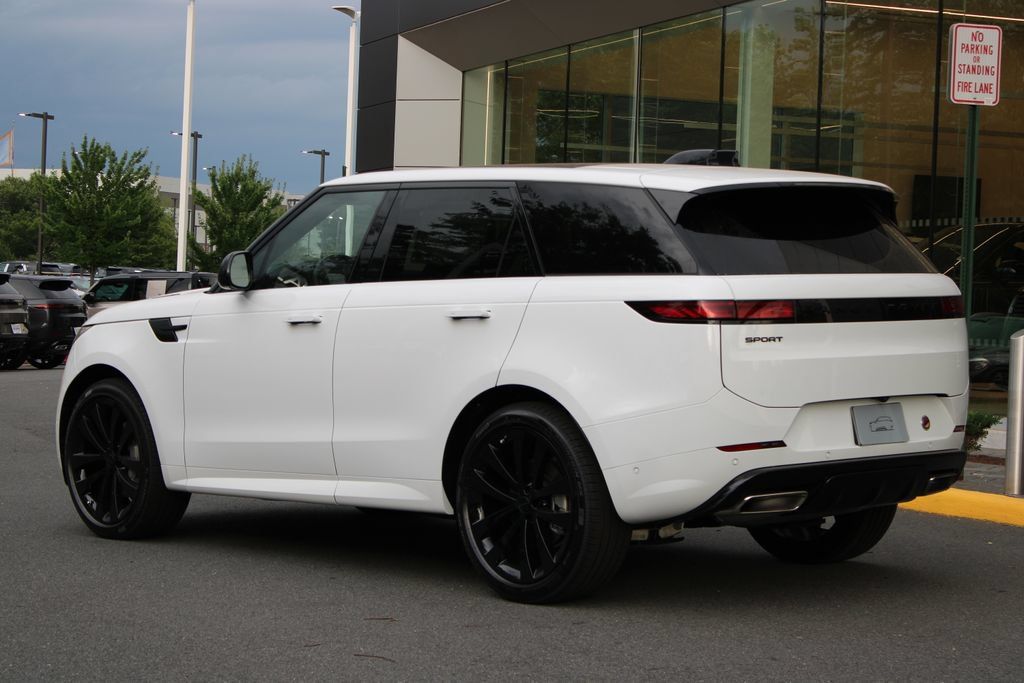 New 2026 Land Rover Range Rover Sport Dynamic SE AWD/4WD image 6