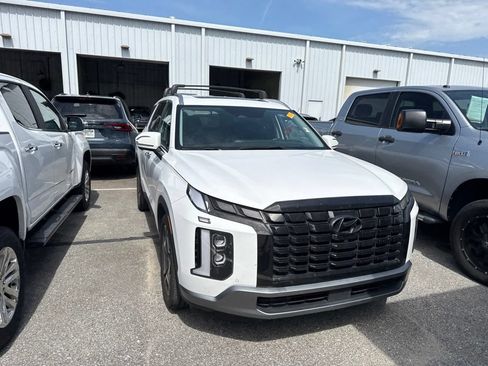 Used 2024 Hyundai Palisade Limited FWD image 3
