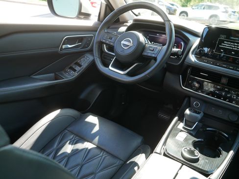 Certified 2023 Nissan Rogue Platinum w/ Platinum Premium Package AWD/4WD image 9
