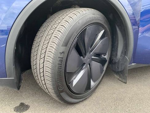 Used 2026 Tesla Model Y 2WD image 11