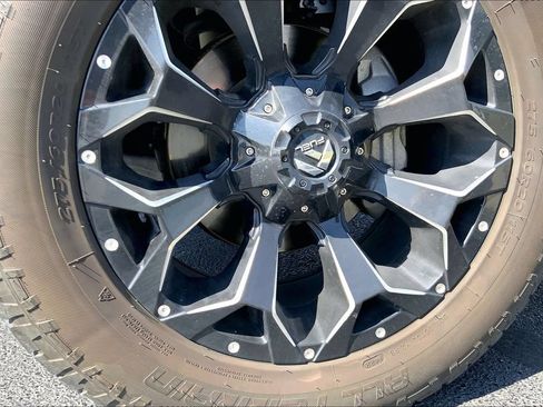 Used 2021 Chevrolet Silverado 1500 LT Trail Boss AWD/4WD image 3