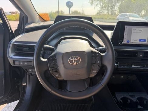 Used 2023 Toyota Prius LE AWD/4WD image 8