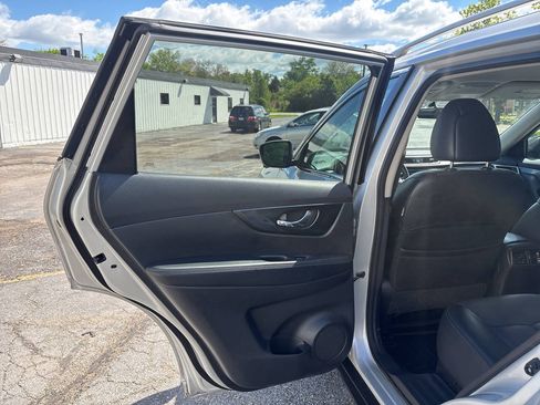 Used 2015 Nissan Rogue SL AWD/4WD image 27