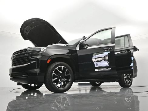 Used 2022 Chevrolet Suburban RST w/ Luxury Package RWD image 53