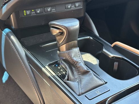 Used 2024 Lexus ES 350 w/ Premium Package FWD image 26