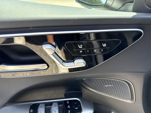 New 2025 Mercedes-Benz C 300 Sedan image 11