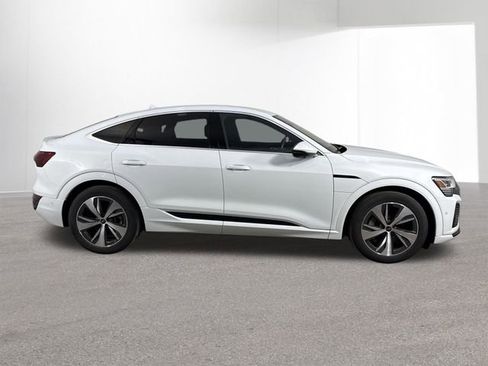 Used 2024 Audi Q8 e-tron Premium Plus image 36