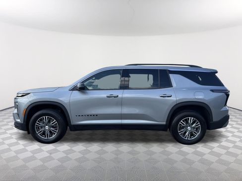 Used 2025 Chevrolet Traverse LT AWD/4WD image 14