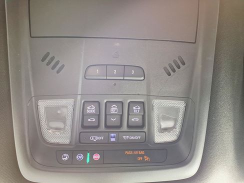 Used 2024 Buick Enclave Essence w/ Experience Buick Package FWD image 22