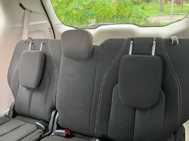 Used 2022 Chrysler Voyager LX FWD image 11