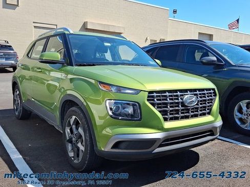 Used 2023 Hyundai Venue SEL w/ Cargo Package FWD image 1