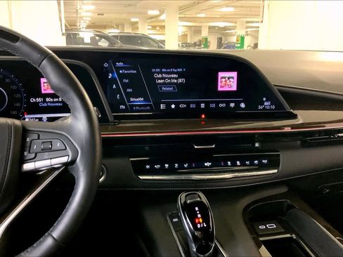 Used 2023 Cadillac Escalade Sport Platinum image 3