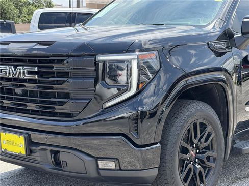 Used 2024 GMC Sierra 1500 Elevation w/ Elevation Premium Package AWD/4WD image 5