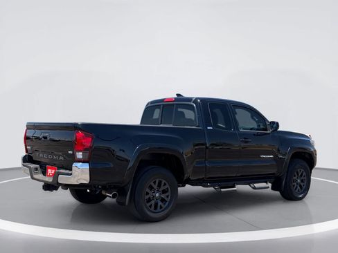 Used 2021 Toyota Tacoma SR5 AWD/4WD image 6