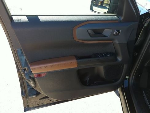 Used 2023 Ford Bronco Sport Outer Banks w/ Tech Package image 16