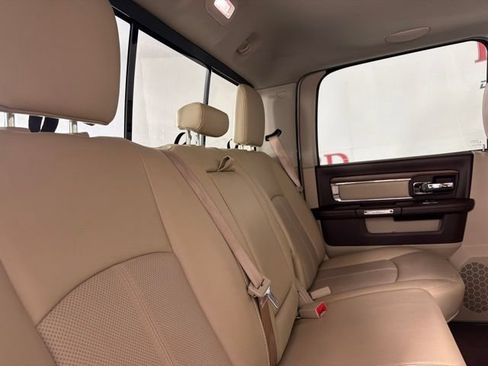 Used 2018 RAM 1500 Laramie w/ Convenience Group AWD/4WD image 18