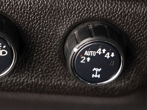 Used 2022 Chevrolet Colorado LT w/ Luxury Package image 21