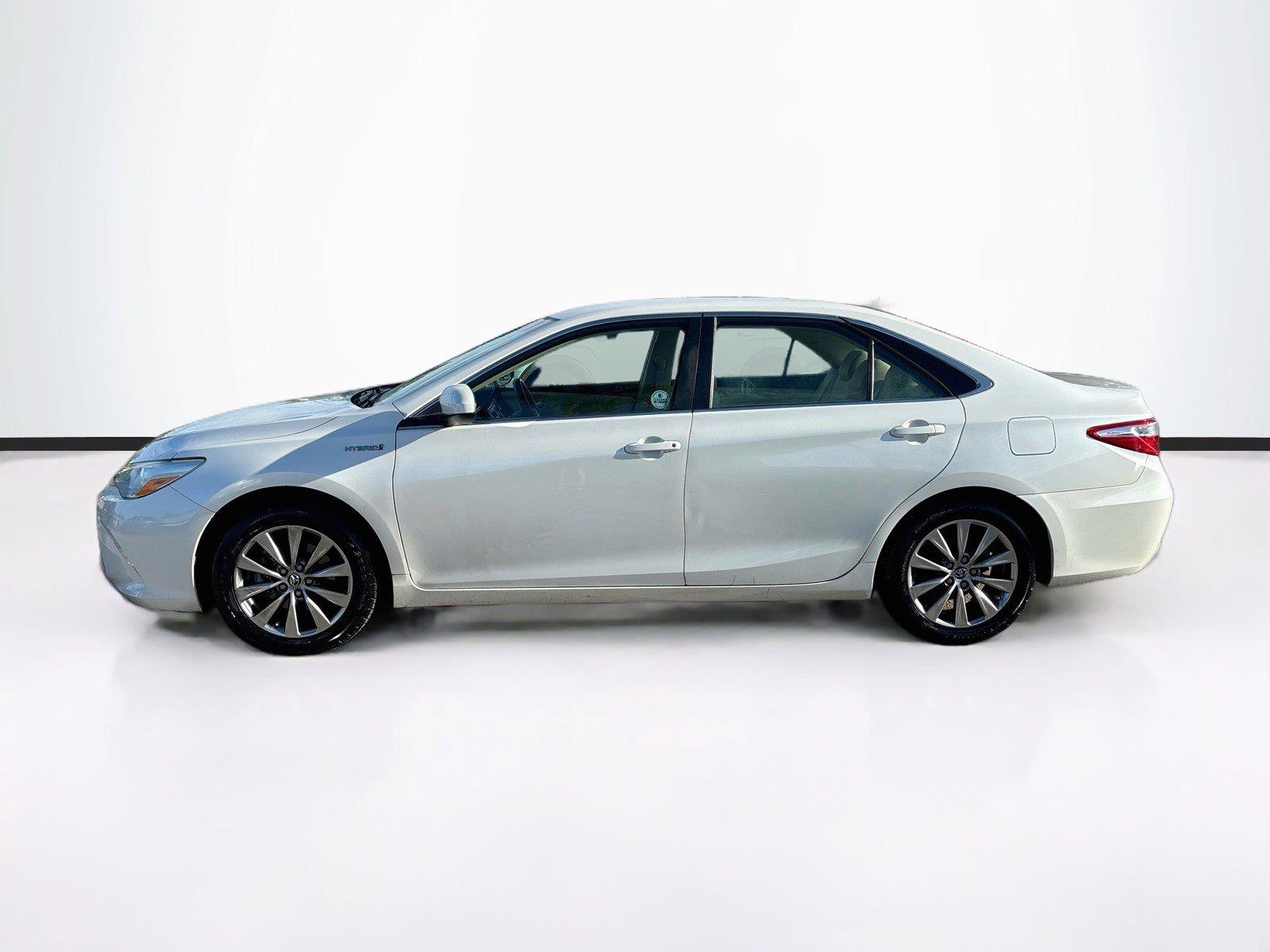 Used 2016 Toyota Camry XLE FWD image 4
