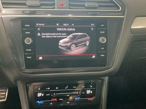 Certified 2024 Volkswagen Tiguan SE R-Line AWD/4WD image 21