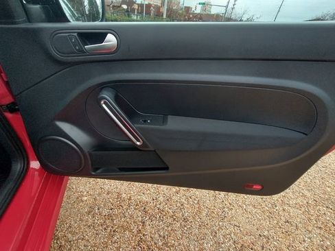 Used 2015 Volkswagen Beetle 1.8T image 25