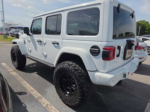 Used 2018 Jeep Wrangler Unlimited Sahara AWD/4WD image 3