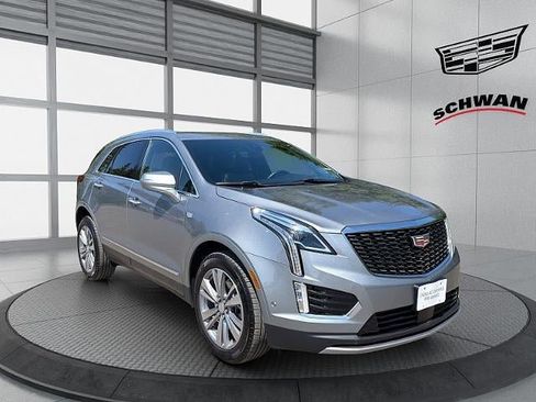 Used 2025 Cadillac XT5 Premium Luxury w/ Technology Package AWD/4WD image 2