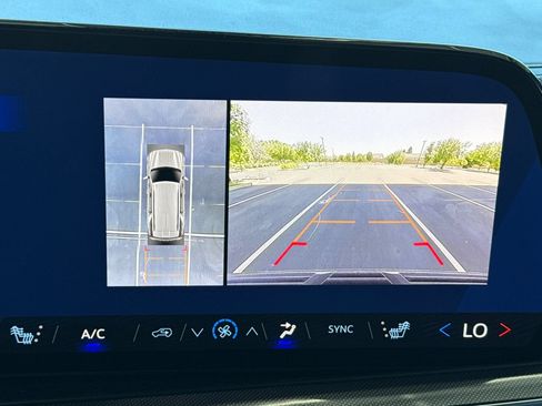Used 2025 Chevrolet Tahoe RST AWD/4WD image 31