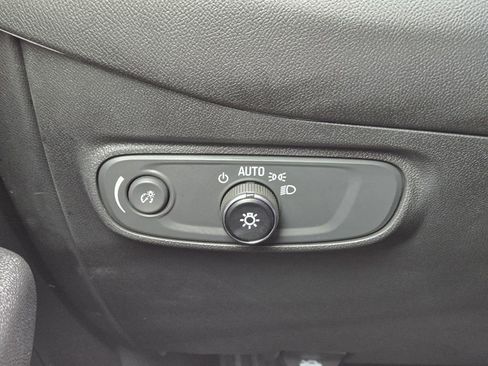 Used 2023 Chevrolet Equinox RS FWD image 24