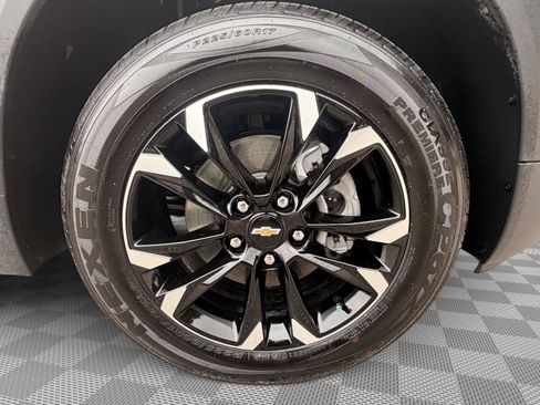 Used 2022 Chevrolet TrailBlazer LT FWD image 12