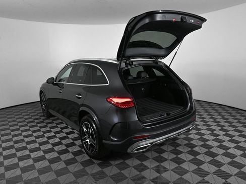 Used 2025 Mercedes-Benz GLC 300 4MATIC image 31