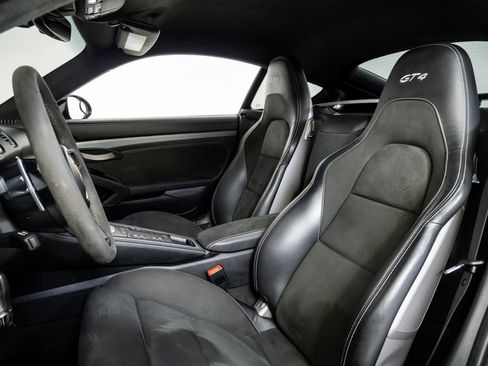 Used 2021 Porsche 718 Cayman GT4 image 5