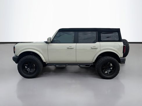 Used 2025 Ford Bronco Outer Banks AWD/4WD image 2