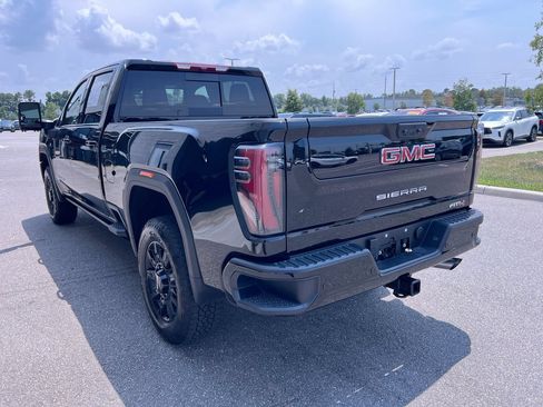 Used 2025 GMC Sierra 2500 AT4 AWD/4WD image 5