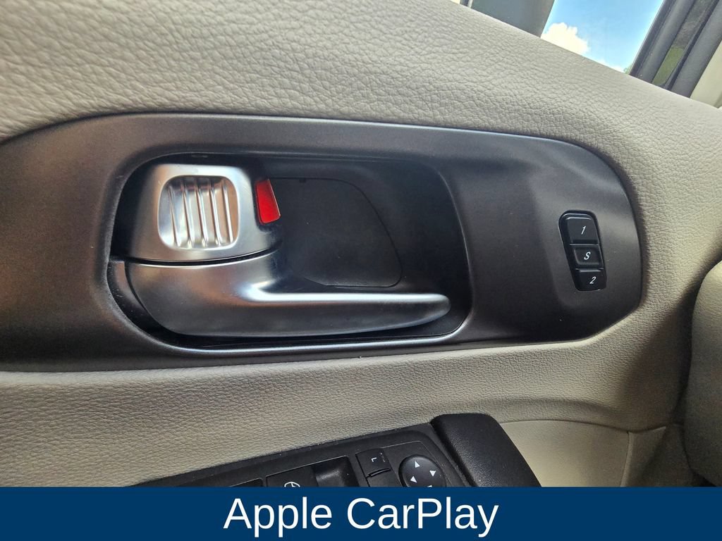 Used 2023 Chrysler Pacifica Touring-L FWD image 23