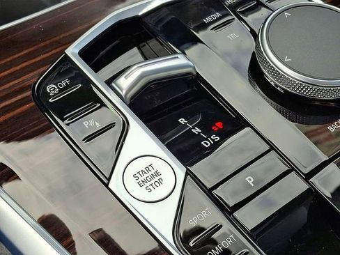 Used 2026 BMW X5 xDrive40i w/ Parking Assistance Package image 13