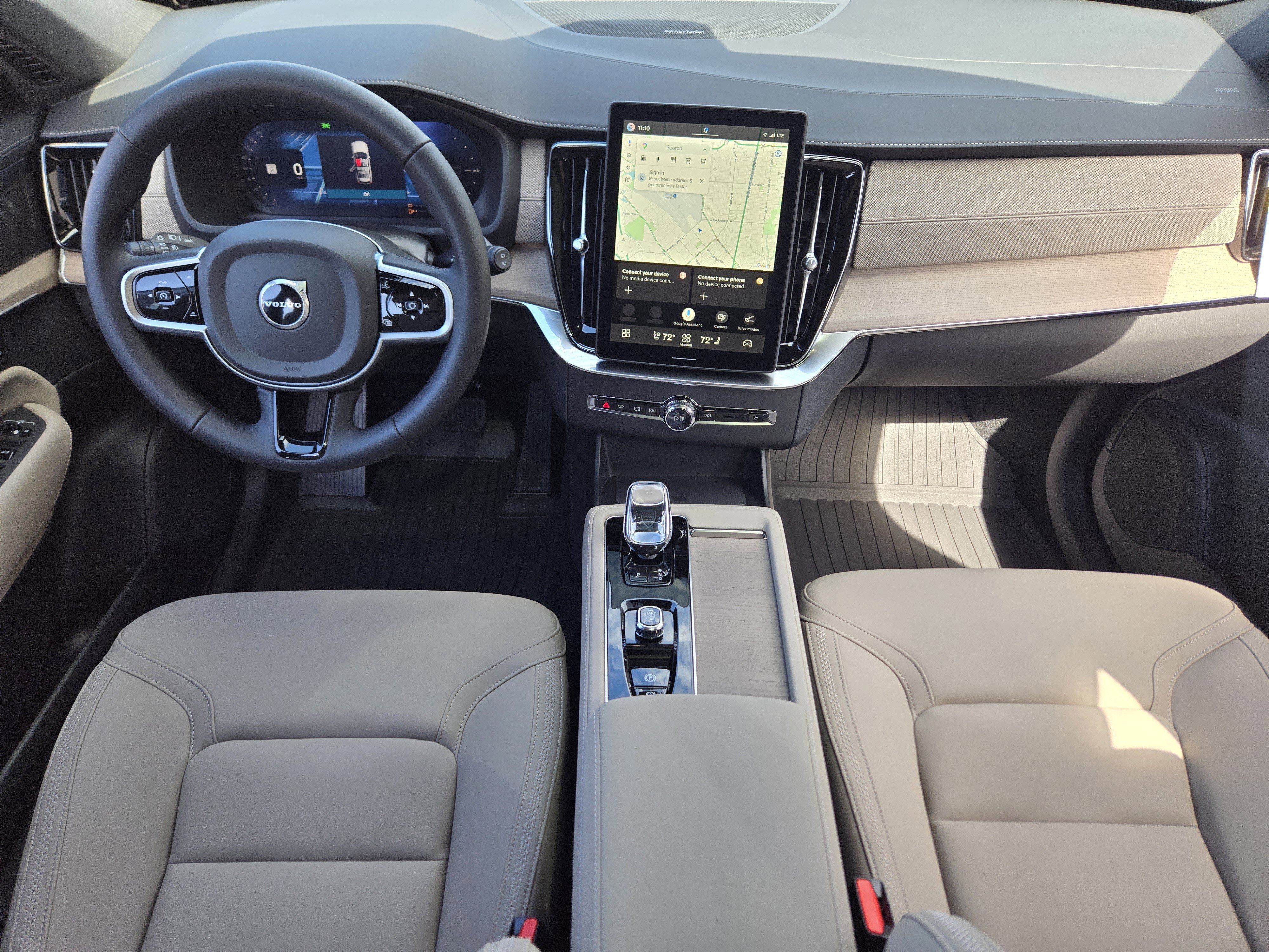 New 2026 Volvo XC90 T8 Plus w/ Protection Package Premier AWD/4WD image 19
