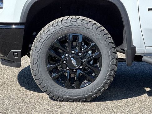 New 2026 Chevrolet Silverado 2500 LT image 25