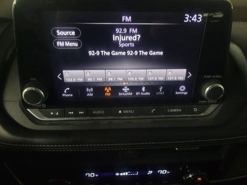 Used 2023 Nissan Rogue SV image 25