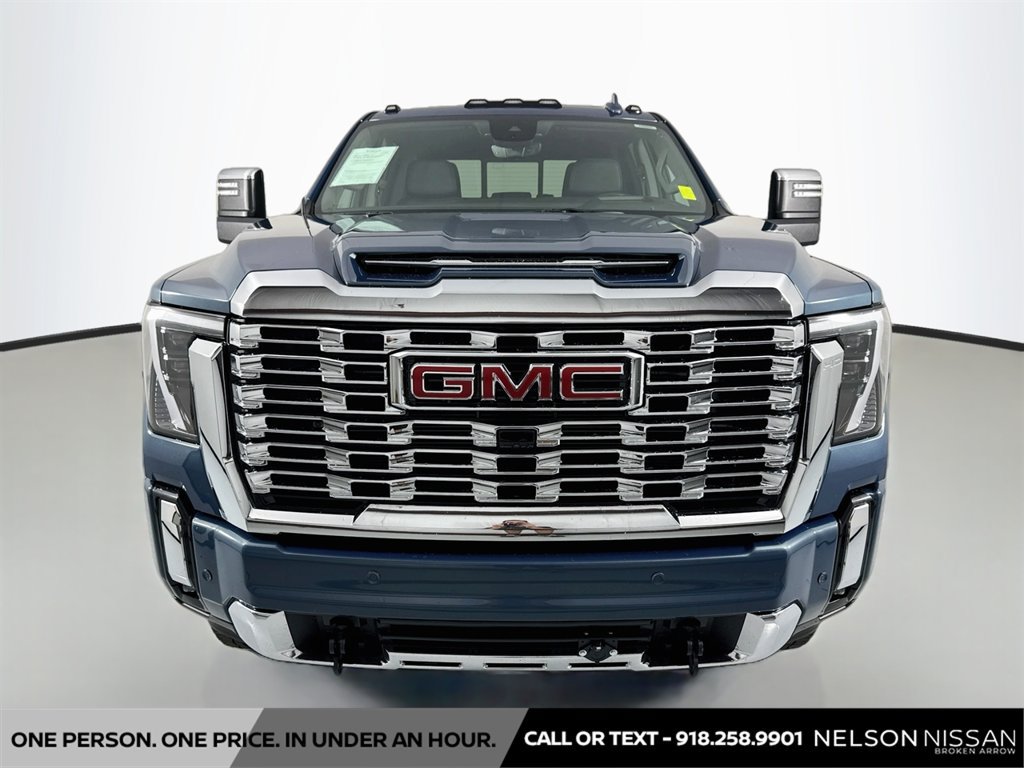 Used 2024 GMC Sierra 2500 Denali w/ Technology Package AWD/4WD image 2