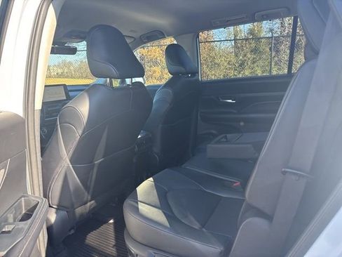 Used 2024 Toyota Grand Highlander XLE image 14