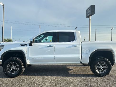 Used 2025 GMC Sierra 1500 SLT RWD image 11