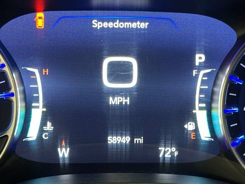 Used 2022 Chrysler Pacifica Touring-L FWD image 36