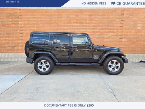 Used 2017 Jeep Wrangler Unlimited Sahara w/ Dual Top Group AWD/4WD image 8