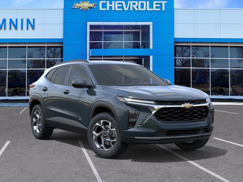 New 2026 Chevrolet Trax LT w/ LT Convenience Package FWD image 8